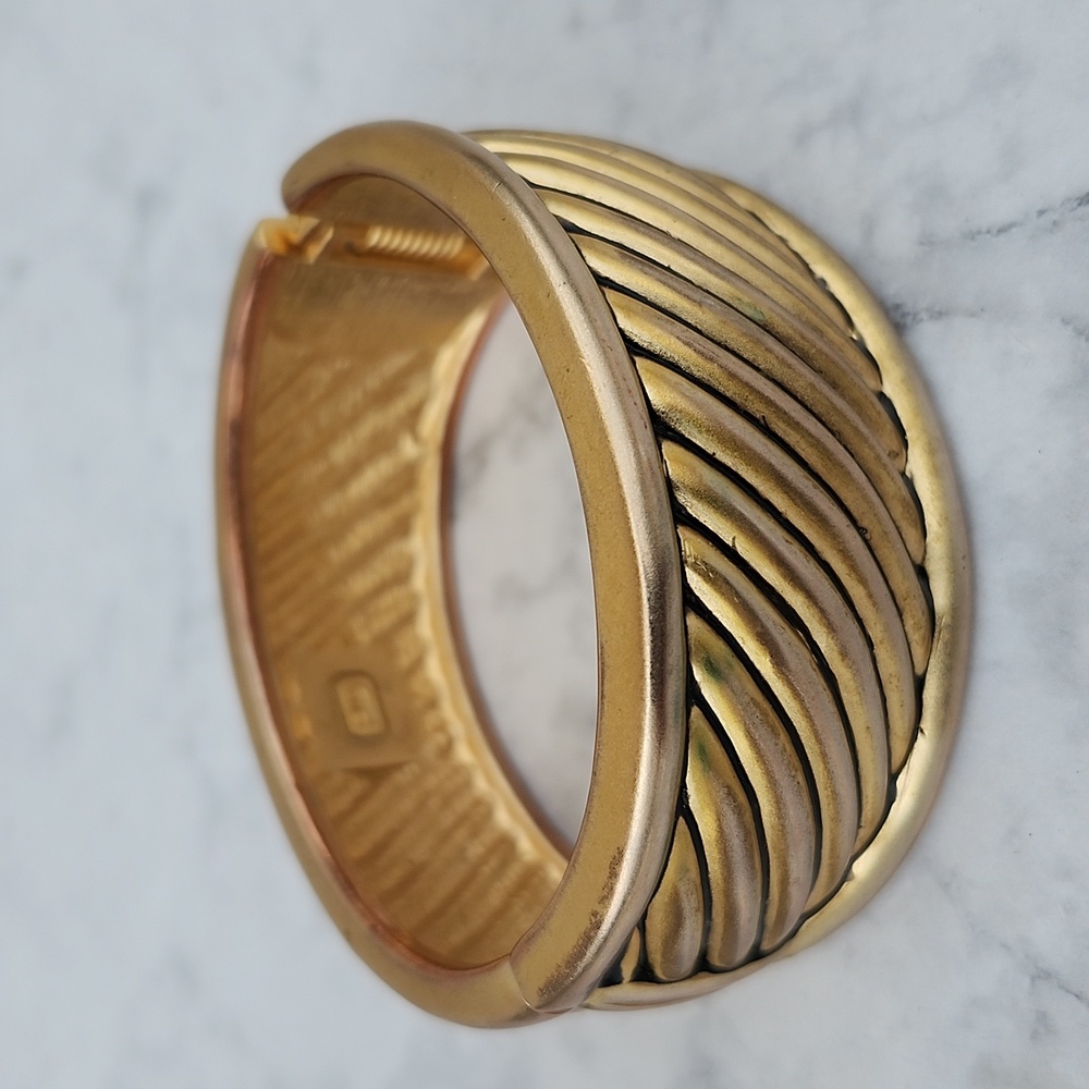 PREMIER DESIGNS CALDWELL GOLD CLAMPER BANGLE BRACELET - Picture 2 of 6